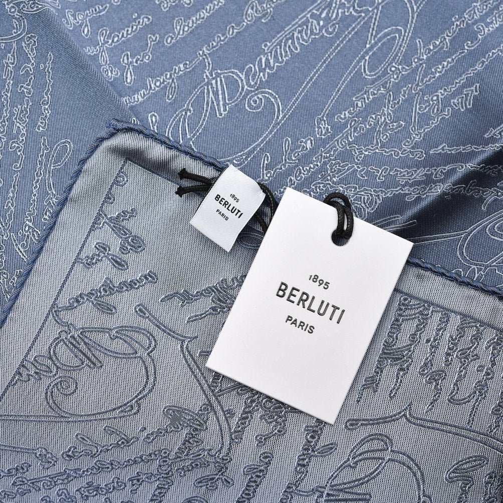 BERLUTI マルベリーシルク100% スクリット柄ポケットチーフ|421393|GUARDAROBA MILANO OFFICIAL STORE
