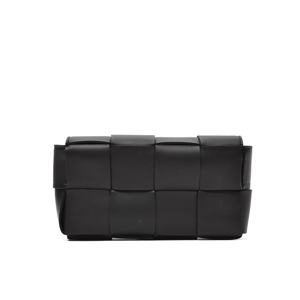 BOTTEGA VENETA マキシイントレチャートレザー ボディバッグ|415970|GUARDAROBA MILANO OFFICIAL STORE