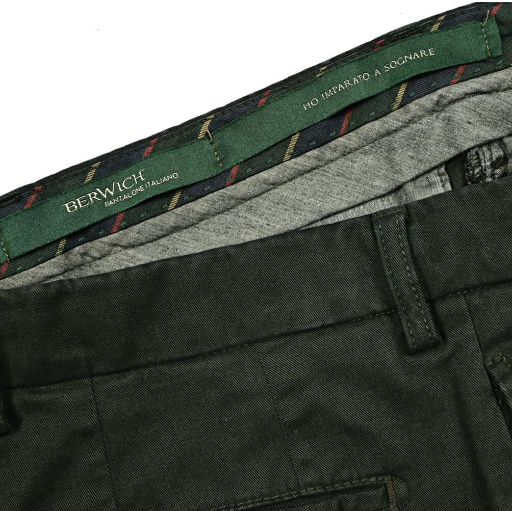 SALE|BERWICH ストレッチコットンチノ ツータックスラックス|412030 - 46|GUARDAROBA MILANO OFFICIAL STORE