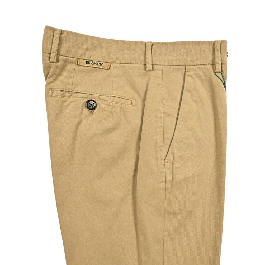 SALE|BERWICH "MORELLO" ストレッチコットンチノ ノータックスリムスラックス|425161 - 46|GUARDAROBA MILANO OFFICIAL STORE