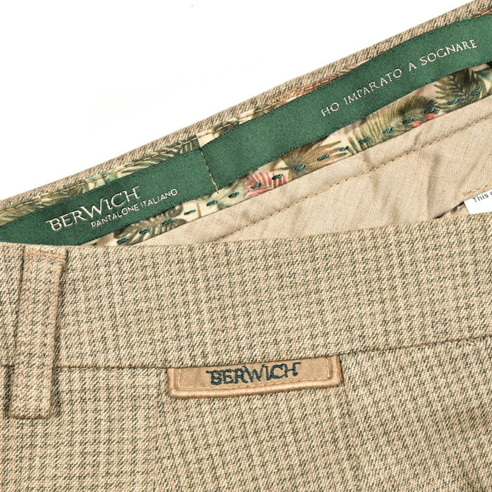 SALE|BERWICH MORELLO ストレッチコットン ノータックチノスラックス|412192 - 46|GUARDAROBA MILANO OFFICIAL STORE