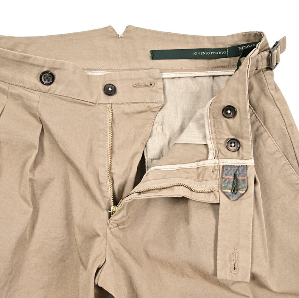 SUMMER SALE|BERWICH "SCOTCH SHORT - GD" ストレッチコットン ツータックバミューダショーツ|424200|GUARDAROBA MILANO OFFICIAL STORE