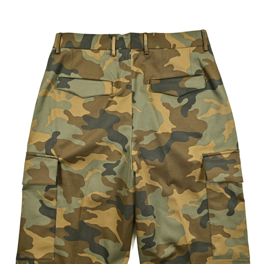 【10%OFFクーポン】TAGLIATORE ストレッチコットン ツータックカーゴパンツ / ワイドスラックス / P - NOBLE24｜GUARDAROBA MILANO OFFICIAL STORE