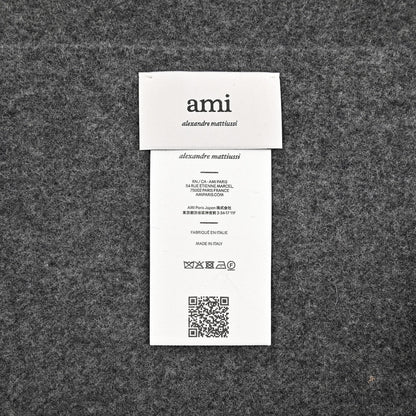 25 - 26AW AMI PARIS ウール100% ワンポイントロゴマフラー｜426488｜GUARDAROBA MILANO OFFICIAL STORE