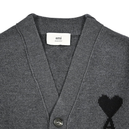 25 - 26AW AMI PARIS ヴァージンウール100% ワンポイントロゴニットカーディガン｜426513 - S｜GUARDAROBA MILANO OFFICIAL STORE