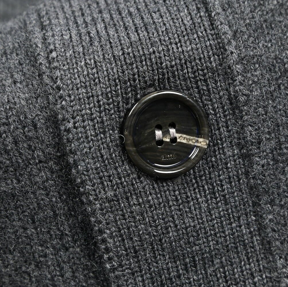 25 - 26AW AMI PARIS ヴァージンウール100% ワンポイントロゴニットカーディガン｜426513 - S｜GUARDAROBA MILANO OFFICIAL STORE
