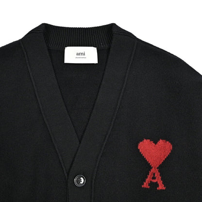 25 - 26AW AMI PARIS ヴァージンウール100% ワンポイントロゴニットカーディガン｜426518｜GUARDAROBA MILANO OFFICIAL STORE