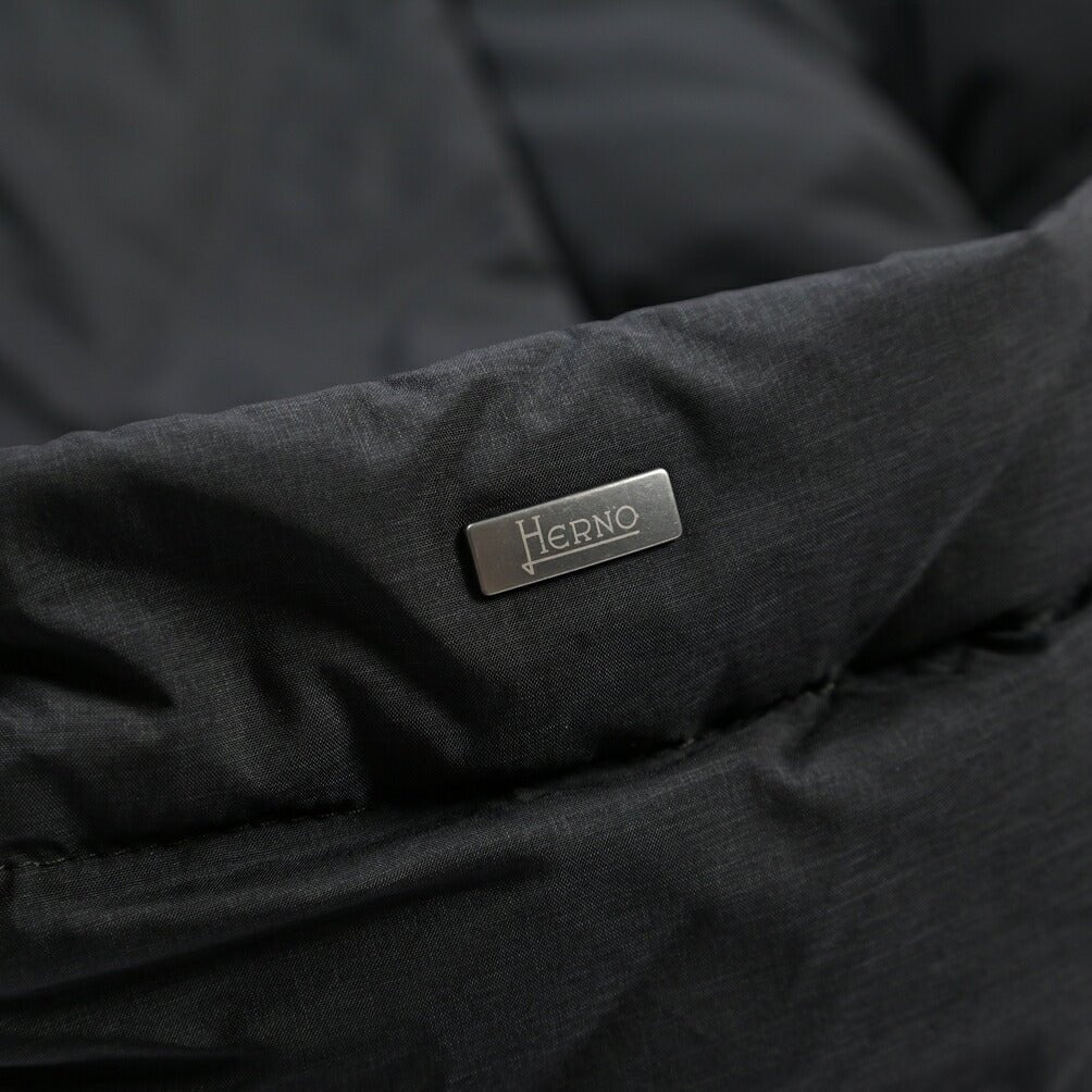 26-27AW HERNO POLAR-TECH 撥水ナイロン フード付きダウンコート ブラック 46 | GUARDAROBA MILANO OFFICIAL STORE