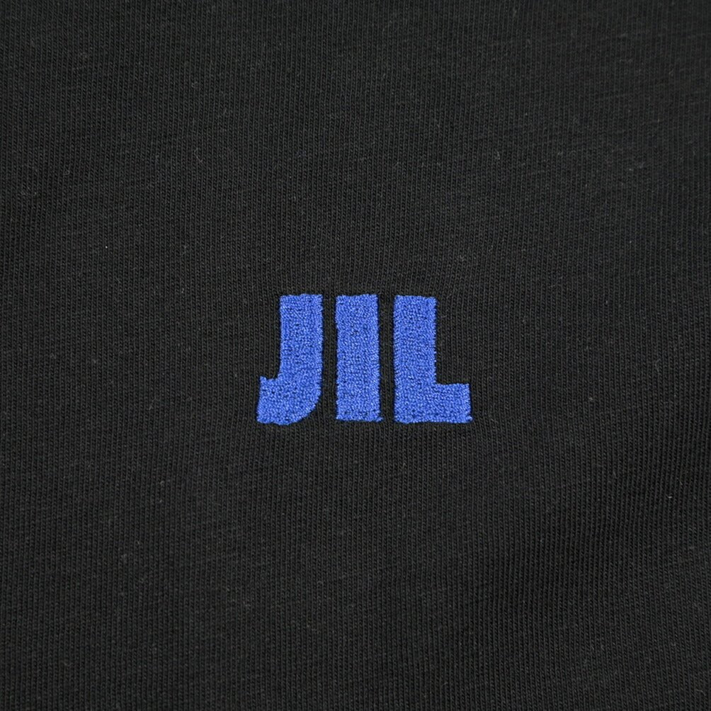 26-27AW JIL SANDER オーガニックコットン100% 半袖ワンポイントロゴ刺繍Tシャツ ブラック(BLACK) S | GUARDAROBA MILANO OFFICIAL STORE