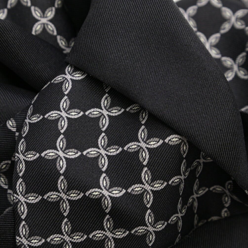 26-27AW TAGLIATORE シルク100% 幾何柄スカーフ ブラック(BLACK) 160cm×8cm | GUARDAROBA MILANO OFFICIAL STORE