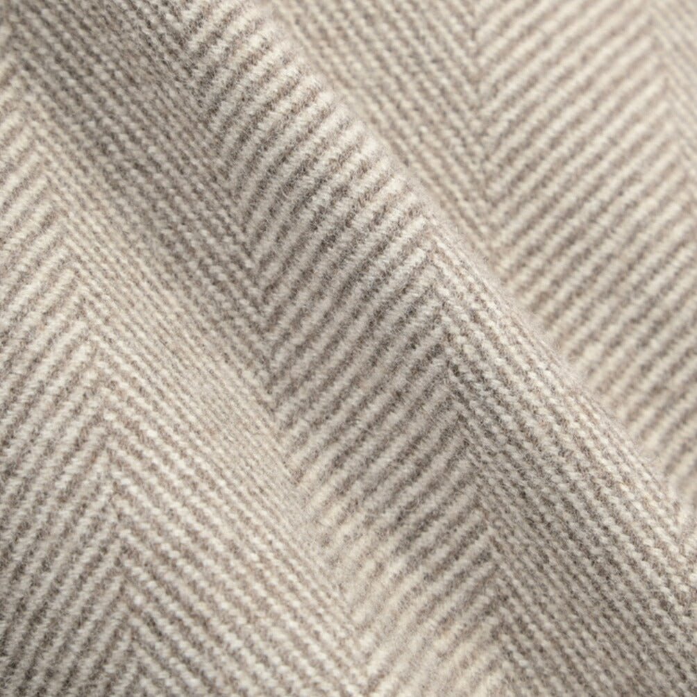 26-27AW TAGLIATORE “C-RUPERT” ヴァージンウール100% 6Bダブルヘリンボーンコート / Exclusive Garment ベージュ 48 | GUARDAROBA MILANO OFFICIAL STORE