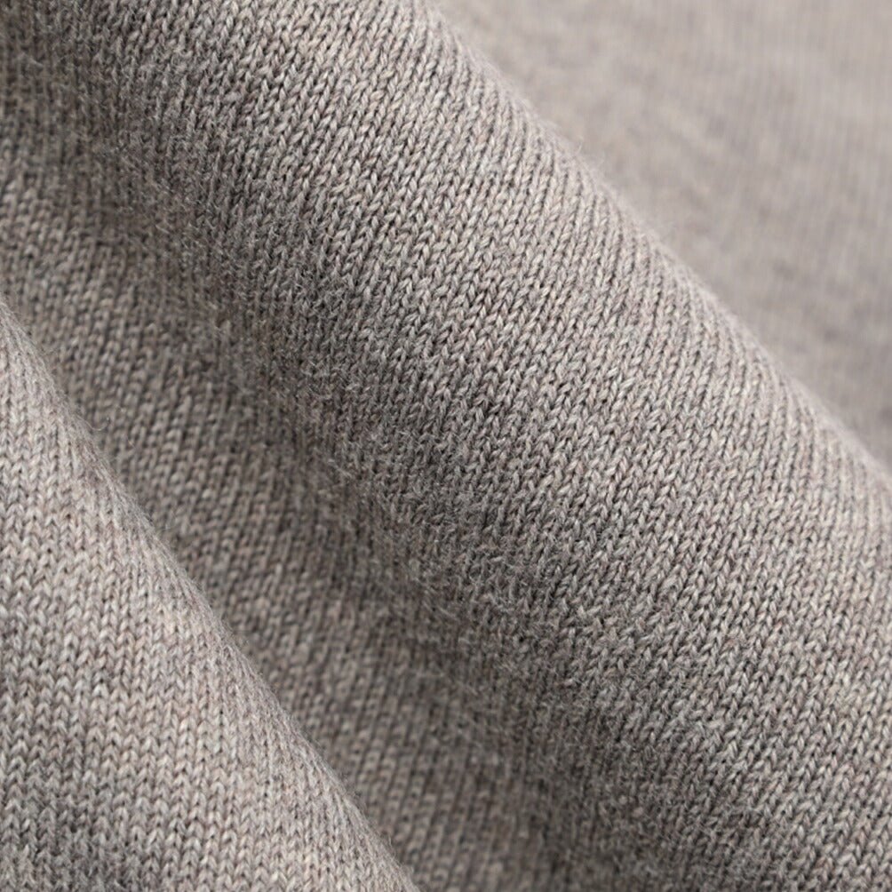 26-27AW TAGLIATORE “RAYMOND” ヴァージンウール100% ジップアップニットセーター グレージュ 50 | GUARDAROBA MILANO OFFICIAL STORE