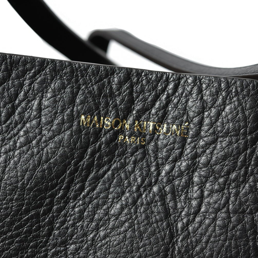 26SS MAISON KITSUNE レザートートバッグ ブラック(BLACK) H39cm×W32cm×D15cm | GUARDAROBA MILANO OFFICIAL STORE