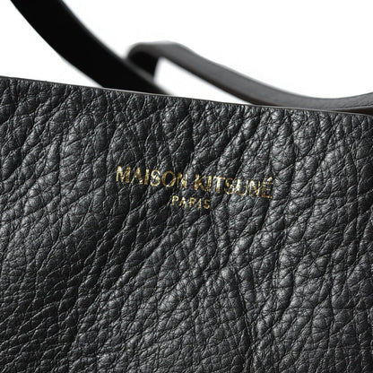 26SS MAISON KITSUNE レザートートバッグ ブラック(BLACK) H39cm×W32cm×D15cm | GUARDAROBA MILANO OFFICIAL STORE