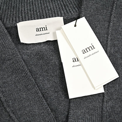 25-26AW AMI PARIS ヴァージンウール100% ワンポイントロゴニットカーディガン