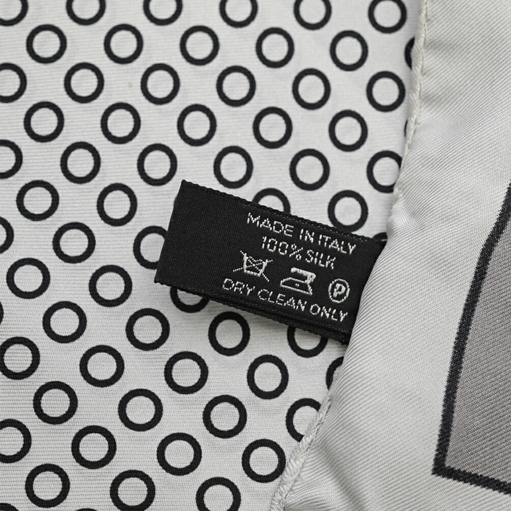 TOM FORD シルク100% 幾何柄ポケットチーフ