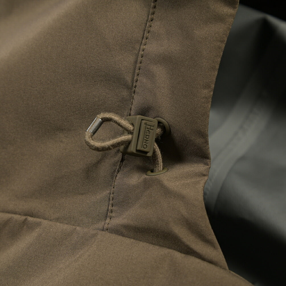 HERNO “FUNCTIONAL WARDROBE” ポリエステル100% フード付きライトコート PRO-METEO 撥水 防風 透湿 / レディース