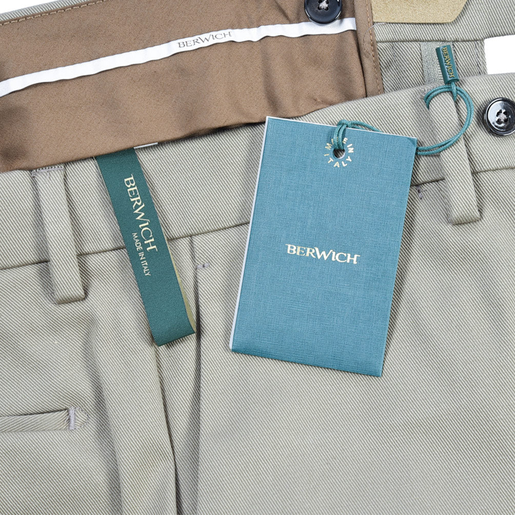 BERWICH “YRETRO” ストレッチコットン ノータックチノパンツ
