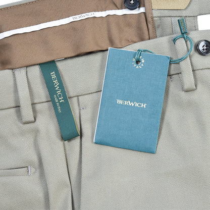 BERWICH “YRETRO” ストレッチコットン ノータックチノパンツ