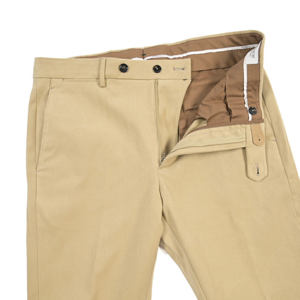 BERWICH “VULCANO 195” ストレッチコットン ノータックチノパンツ