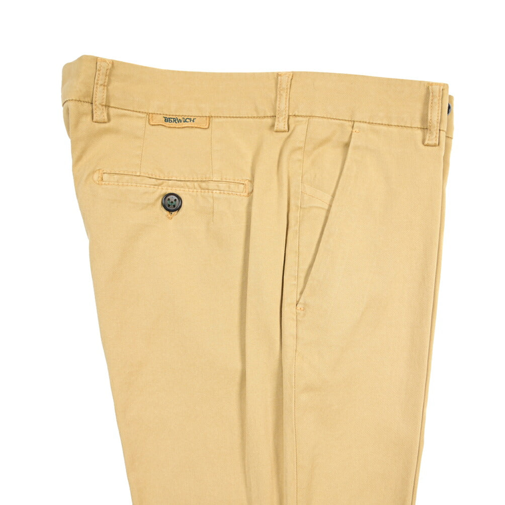 BERWICH “MORELLO-GD” ストレッチコットン ノータックチノパンツ