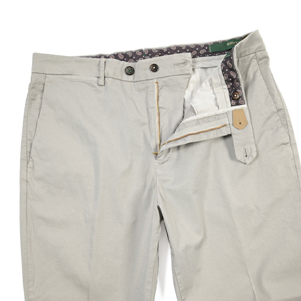 BERWICH “YRETRO-GD” ストレッチコットン ノータックチノパンツ
