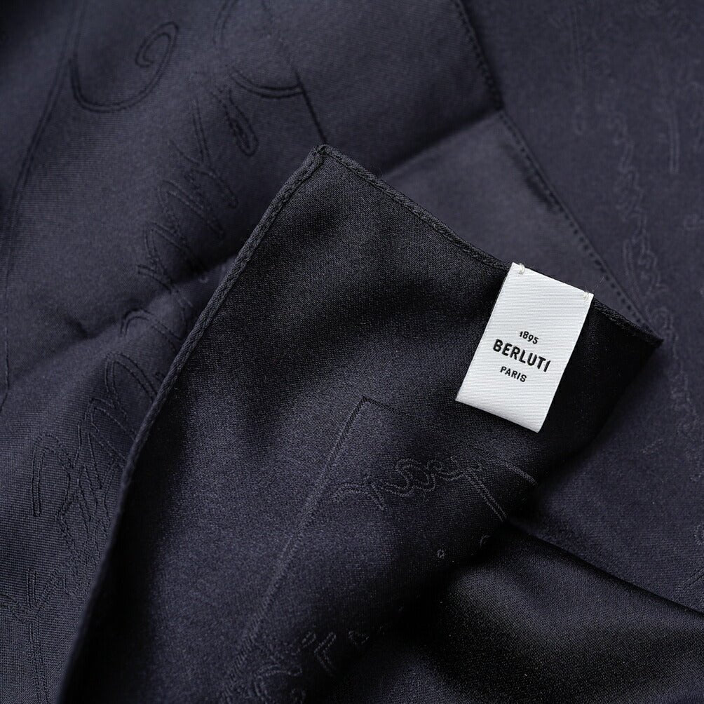 BERLUTI マルベリーシルク100% スクリット柄ポケットチーフ｜421382｜GUARDAROBA MILANO OFFICIAL STORE