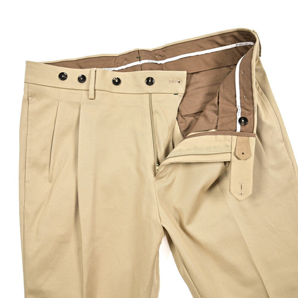 BERWICH “BARBER” ストレッチコットン ツータックパンツ ベージュ(beige) 44 | GUARDAROBA MILANO OFFICIAL STORE