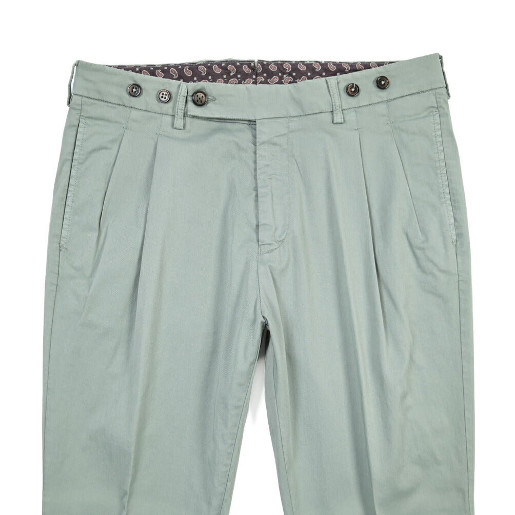BERWICH “BARBER-GD” ストレッチコットン ツータックチノパンツ グリーン(salvia821) 46 | GUARDAROBA MILANO OFFICIAL STORE