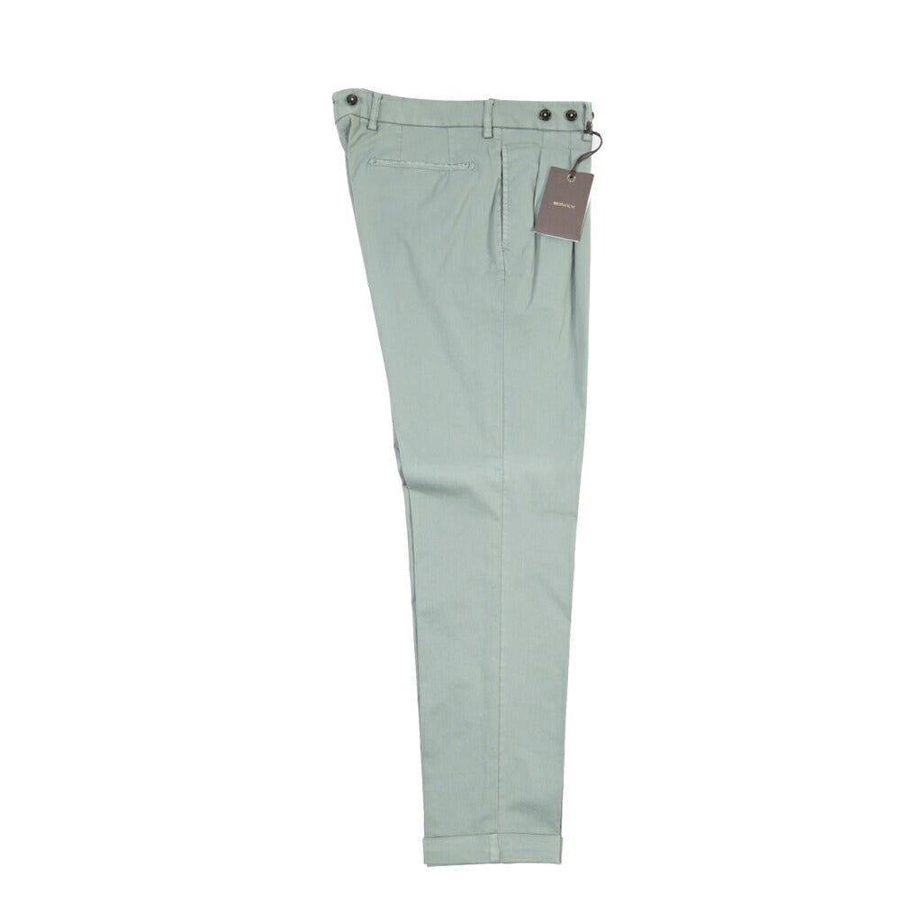 BERWICH “BARBER-GD” ストレッチコットン ツータックチノパンツ グリーン(salvia821) 46 | GUARDAROBA MILANO OFFICIAL STORE