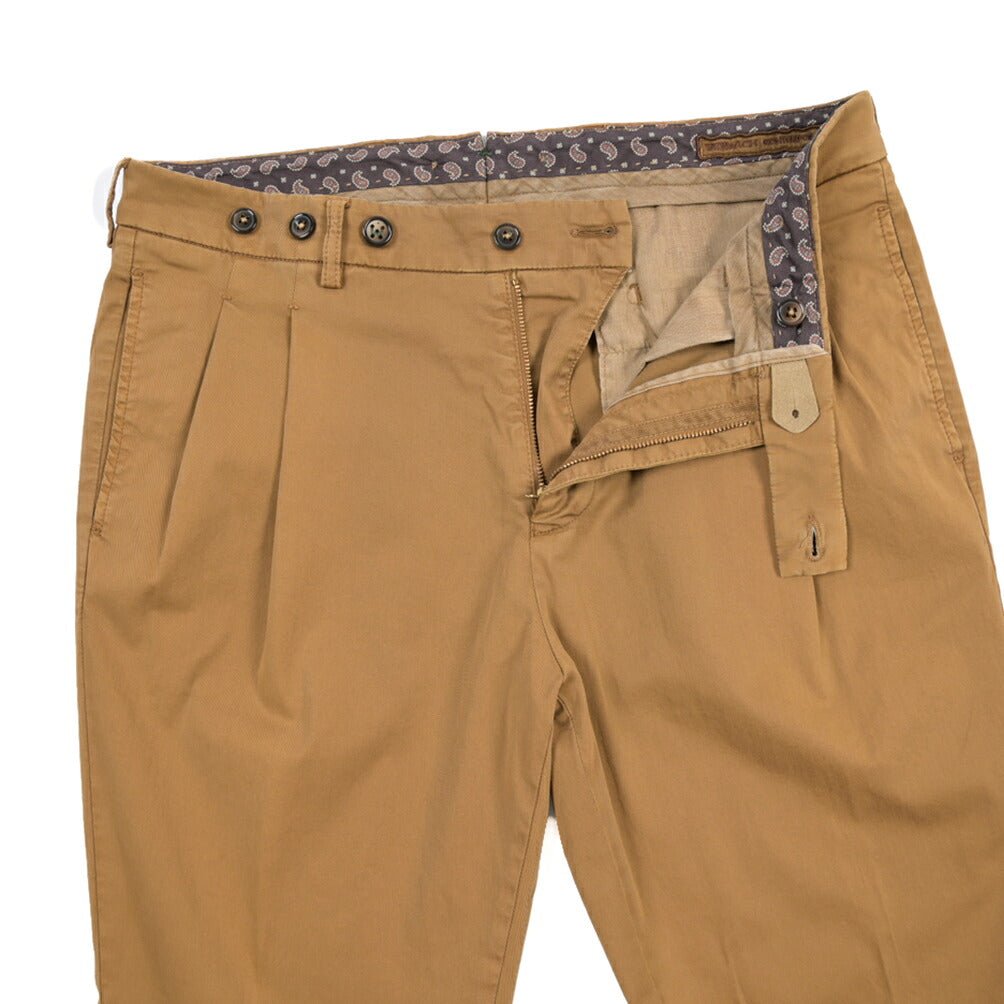 BERWICH “BARBER-GD” ストレッチコットン ツータックチノパンツ ブラウン(tabacco280) 46 | GUARDAROBA MILANO OFFICIAL STORE