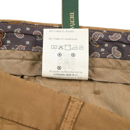 BERWICH “BARBER-GD” ストレッチコットン ツータックチノパンツ ブラウン(tabacco280) 46 | GUARDAROBA MILANO OFFICIAL STORE