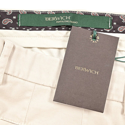 BERWICH “BARBER LONG - GD” ストレッチコットン ツータックパンツ オフホワイト(latte802) 48 | GUARDAROBA MILANO OFFICIAL STORE