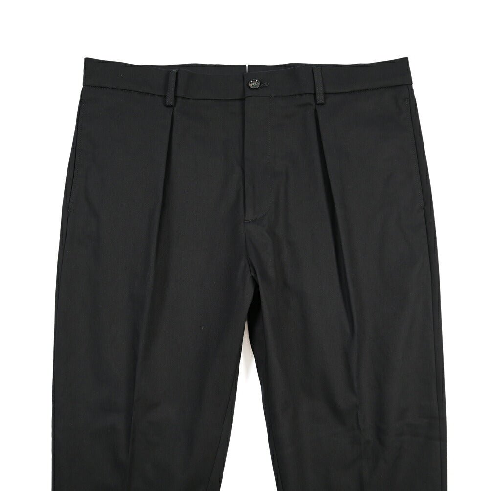 BERWICH “CHIAIA 1P” ストレッチコットン ワンタックチノパンツ ブラック(black) 54 | GUARDAROBA MILANO OFFICIAL STORE