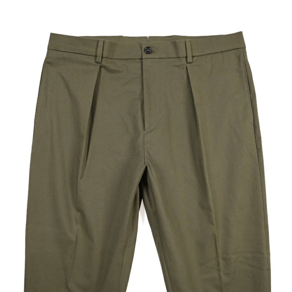 BERWICH “CHIAIA 1P” ストレッチコットン ワンタックチノパンツ カーキグリーン(army) 54 | GUARDAROBA MILANO OFFICIAL STORE
