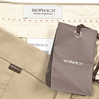 BERWICH “CHIAIA FF” ストレッチコットンチノ ノータックパンツ ベージュ(sand) 48 | GUARDAROBA MILANO OFFICIAL STORE