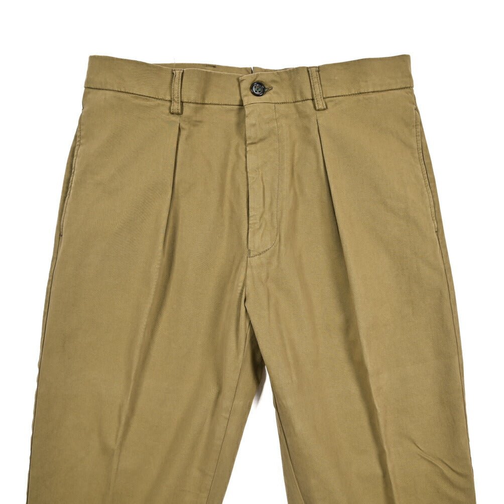 BERWICH “CHIAIA - GD” ストレッチコットンチノ ワンタックパンツ カーキグリーン(olio3811) 44 | GUARDAROBA MILANO OFFICIAL STORE