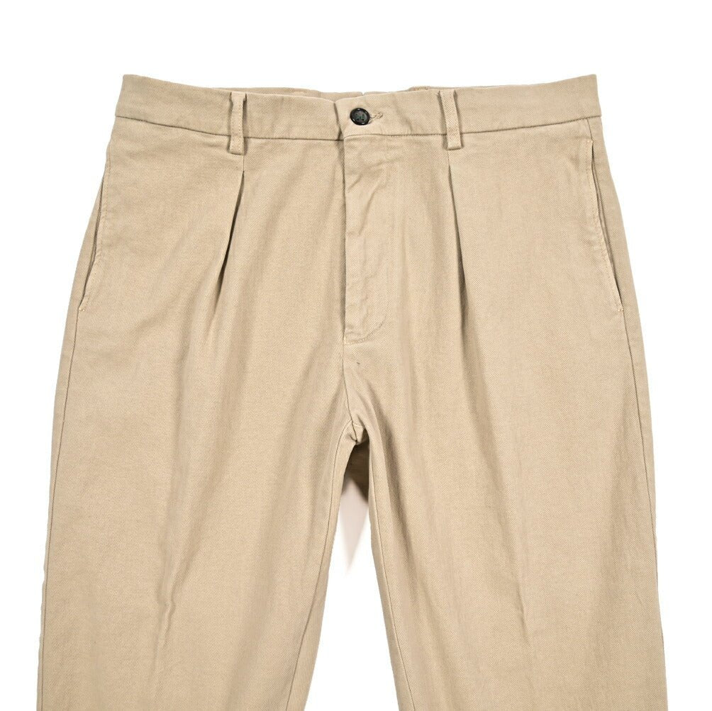 BERWICH “CHIAIA - GD” ストレッチコットンチノ ワンタックパンツ ベージュ(beige208) 48 | GUARDAROBA MILANO OFFICIAL STORE