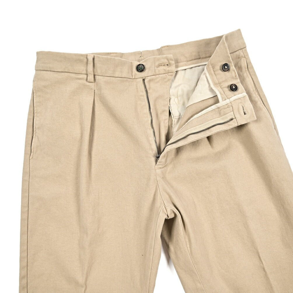 BERWICH “CHIAIA - GD” ストレッチコットンチノ ワンタックパンツ ベージュ(beige208) 48 | GUARDAROBA MILANO OFFICIAL STORE