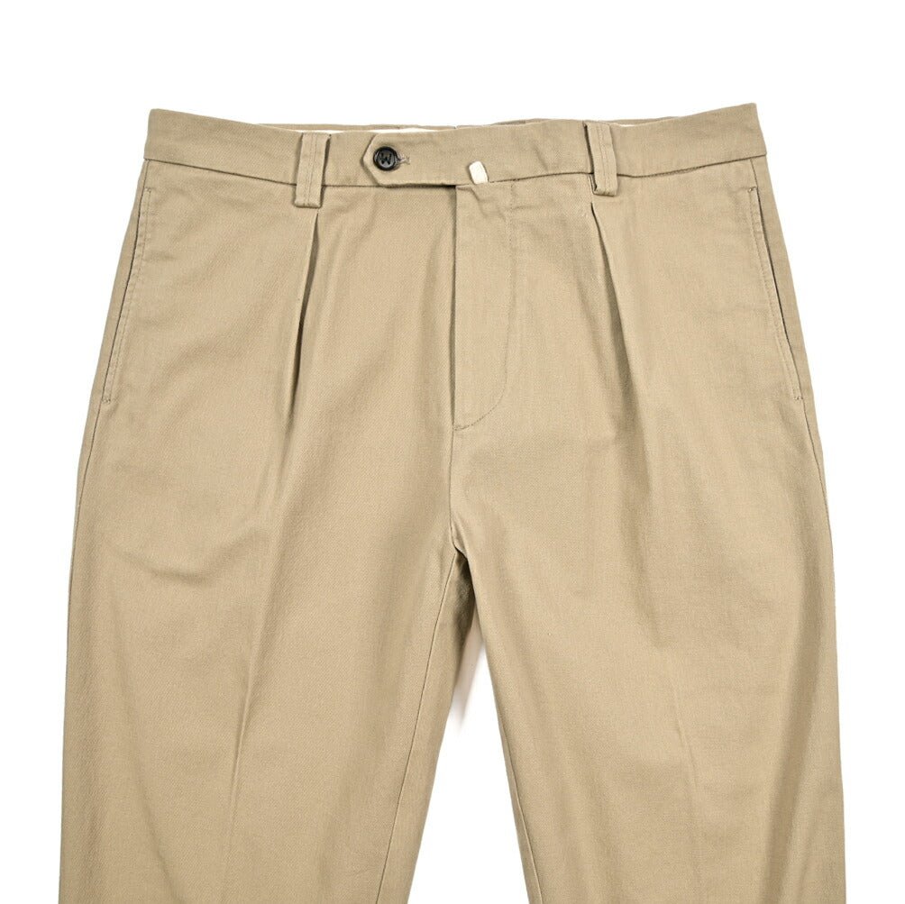 BERWICH “CHIAIA - GD” ストレッチコットンチノ ワンタックパンツ ベージュ(sand) 50 | GUARDAROBA MILANO OFFICIAL STORE