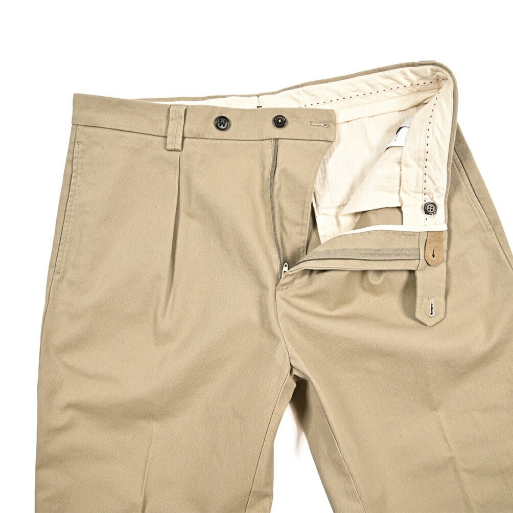 BERWICH “CHIAIA - GD” ストレッチコットンチノ ワンタックパンツ ベージュ(sand) 50 | GUARDAROBA MILANO OFFICIAL STORE