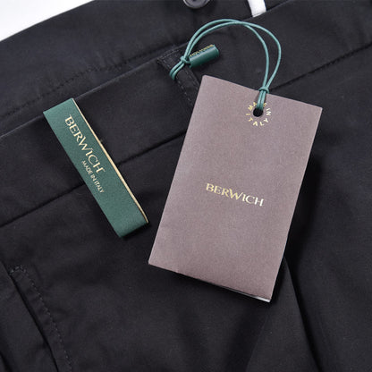 BERWICH “CHIAIA LONG-GD 1P” ストレッチコットン ワンタックチノパンツ ブラック(black) 46 | GUARDAROBA MILANO OFFICIAL STORE
