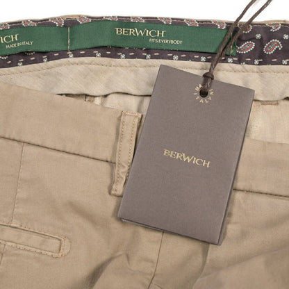 BERWICH “MORELLO 1P-GD” リヨセル混コットン ワンタックチノパンツ グレージュ(noce724) 48 | GUARDAROBA MILANO OFFICIAL STORE