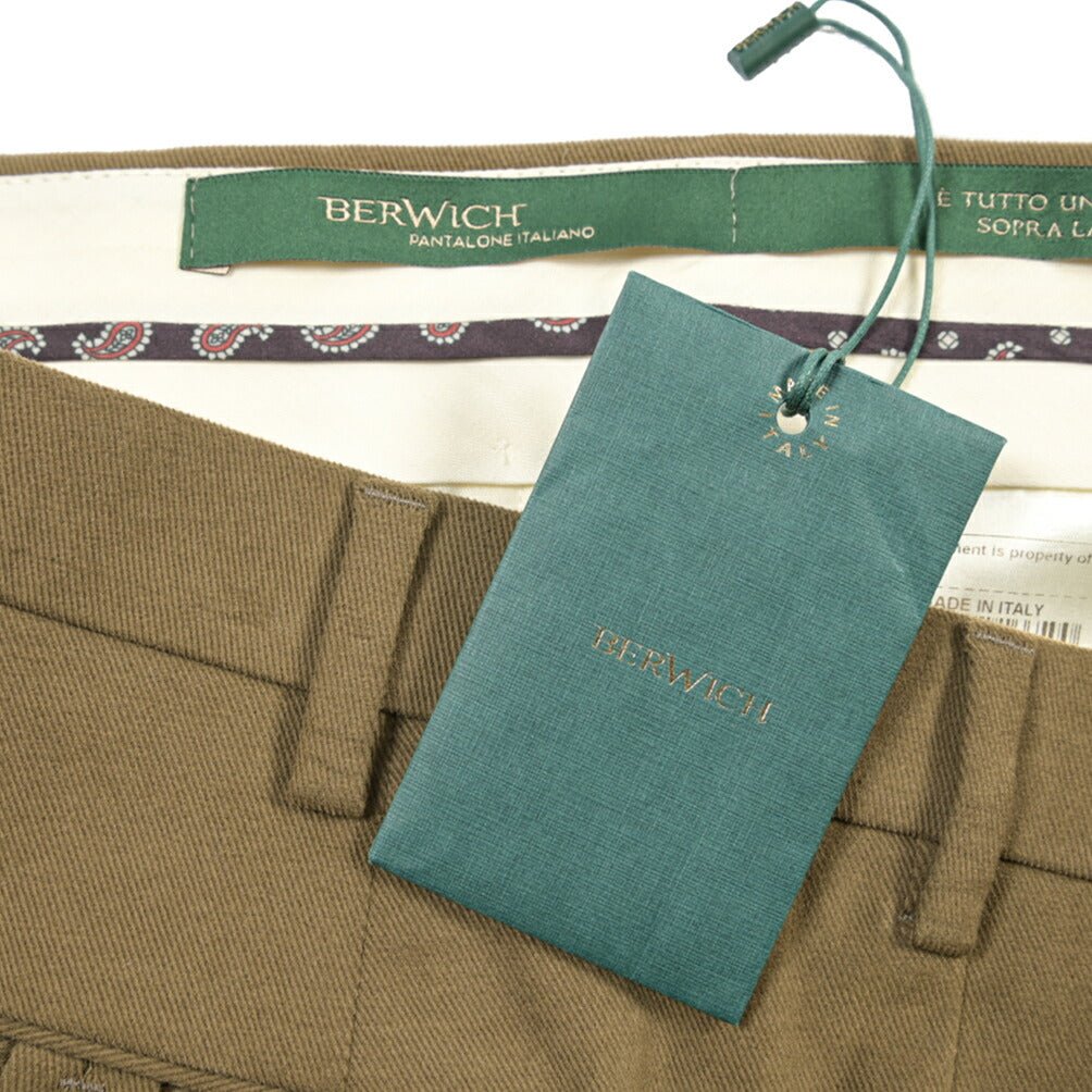 BERWICH “MORELLO” ストレッチコットン ノータックパンツ カーキグリーン(khaki) 50 | GUARDAROBA MILANO OFFICIAL STORE