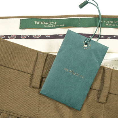 BERWICH “MORELLO” ストレッチコットン ノータックパンツ カーキグリーン(khaki) 50 | GUARDAROBA MILANO OFFICIAL STORE