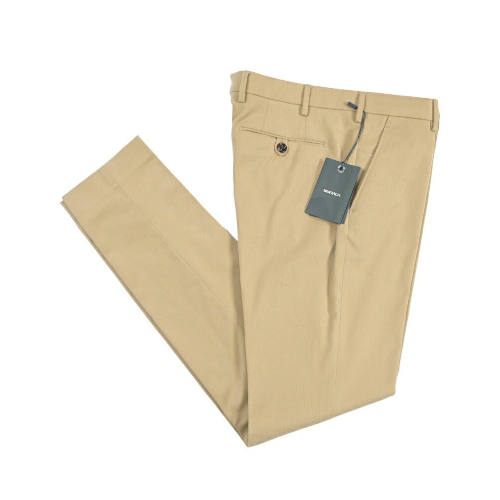 BERWICH “MORELLO” ストレッチコットン ノータックチノパンツ ベージュ(beige) 48 | GUARDAROBA MILANO OFFICIAL STORE