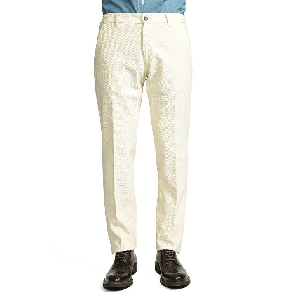 BERWICH "MORELLO ELAX - GD" ストレッチコットンチノ ノータックパンツ オフホワイト(latte802) 44 | GUARDAROBA MILANO OFFICIAL STORE