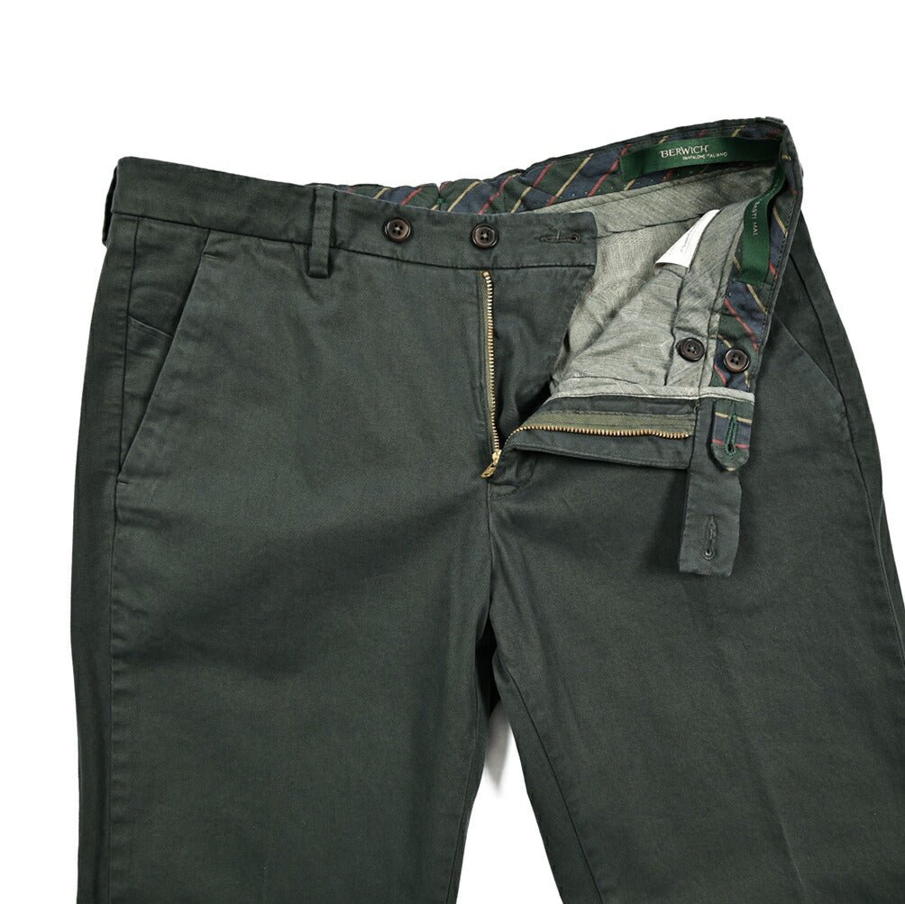 BERWICH "MORELLO - GD" ストレッチコットンチノ ノータックパンツ カーキグリーン(army861) 44 | GUARDAROBA MILANO OFFICIAL STORE