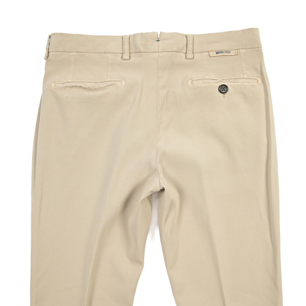 BERWICH “MORELLO - GD” ビスコース混コットン ノータックチノパンツ ベージュ(beige208) 46 | GUARDAROBA MILANO OFFICIAL STORE