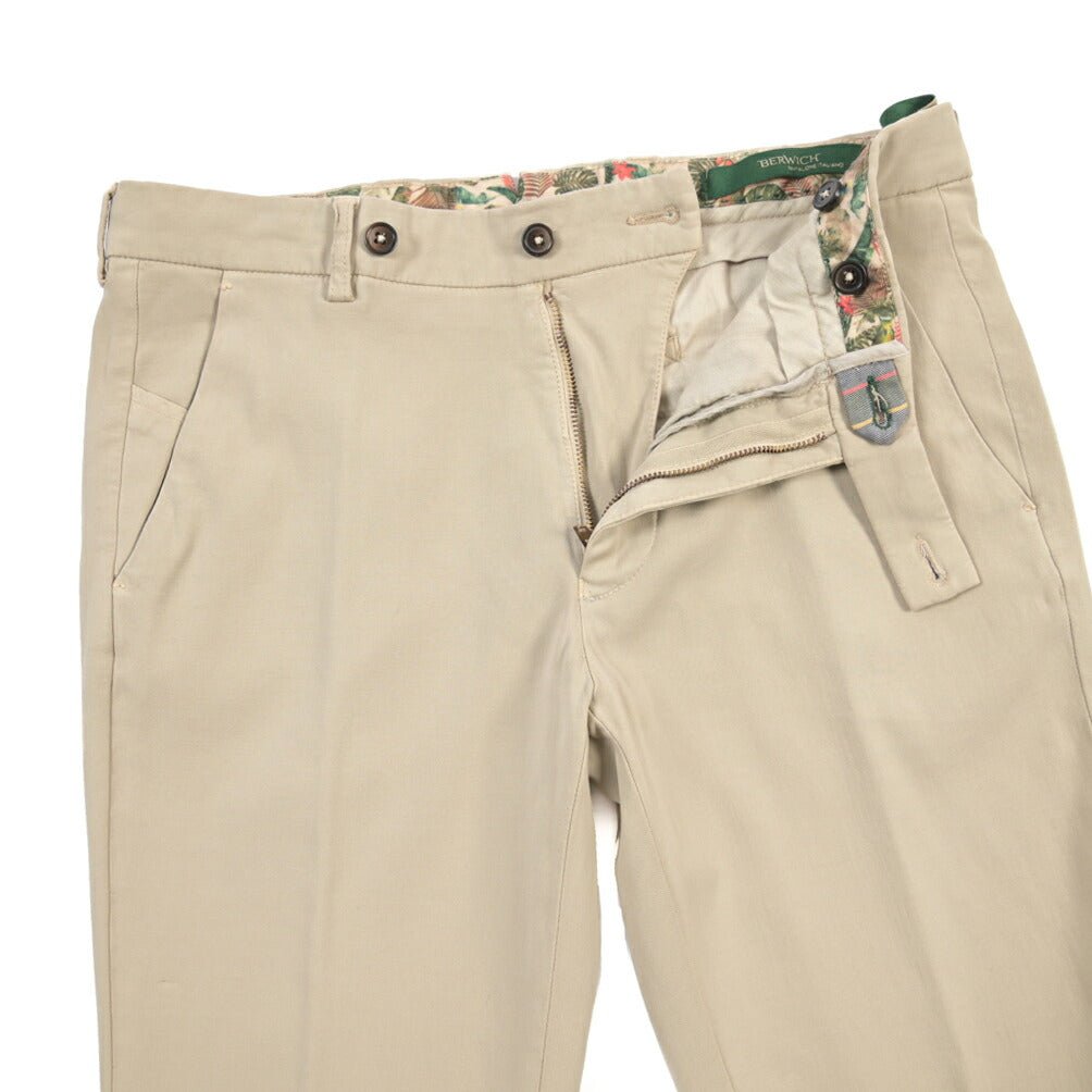BERWICH “MORELLO - GD” ビスコース混コットン ノータックチノパンツ ベージュ(beige208) 54 | GUARDAROBA MILANO OFFICIAL STORE